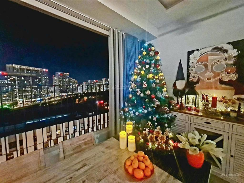 Cần bán căn hộ star hill, 2pn, lầu cao, hướng mát đón lộc, sổ hồng sang tên ngay