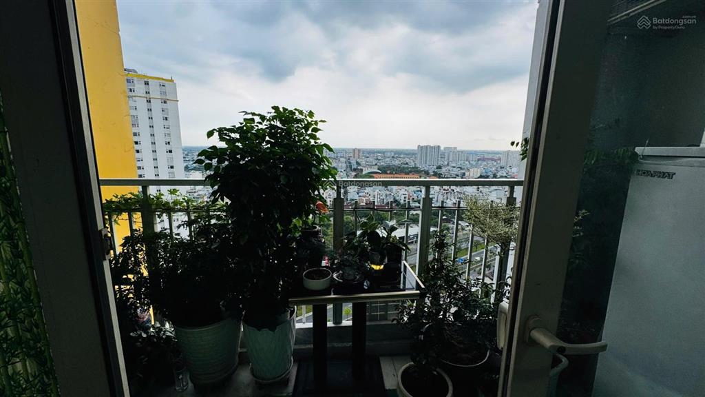 Cần bán căn hộ chung cư carina plaza, 2pn, nhà đẹp, lầu cao, view thoáng mát, sổ hồng sang tên ngay