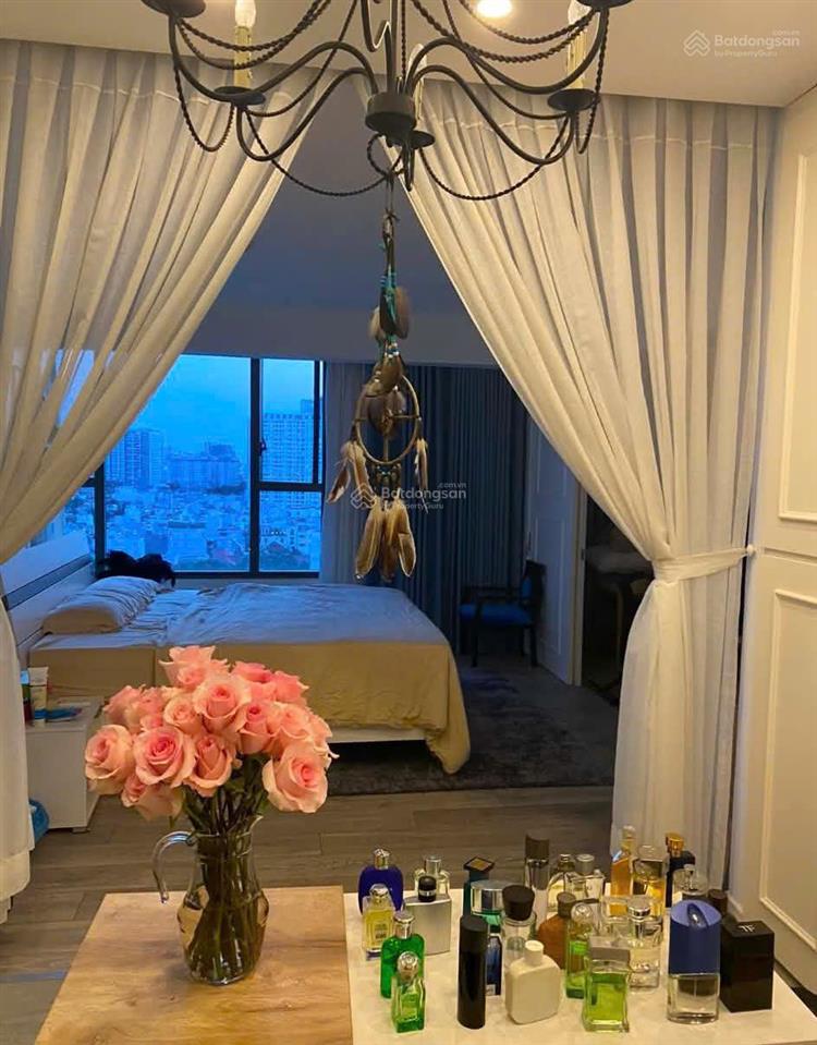 Cần bán căn hộ river gate residence, 3pn, nhà đẹp, view đón gió mát mẻ, sang tên ngay