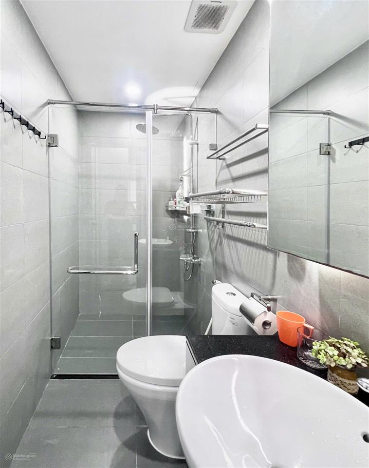 Cần bán căn hộ chung cư vĩnh hội, 2pn, nhà đẹp như hình, sổ hồng sẵn, sang tên ngay