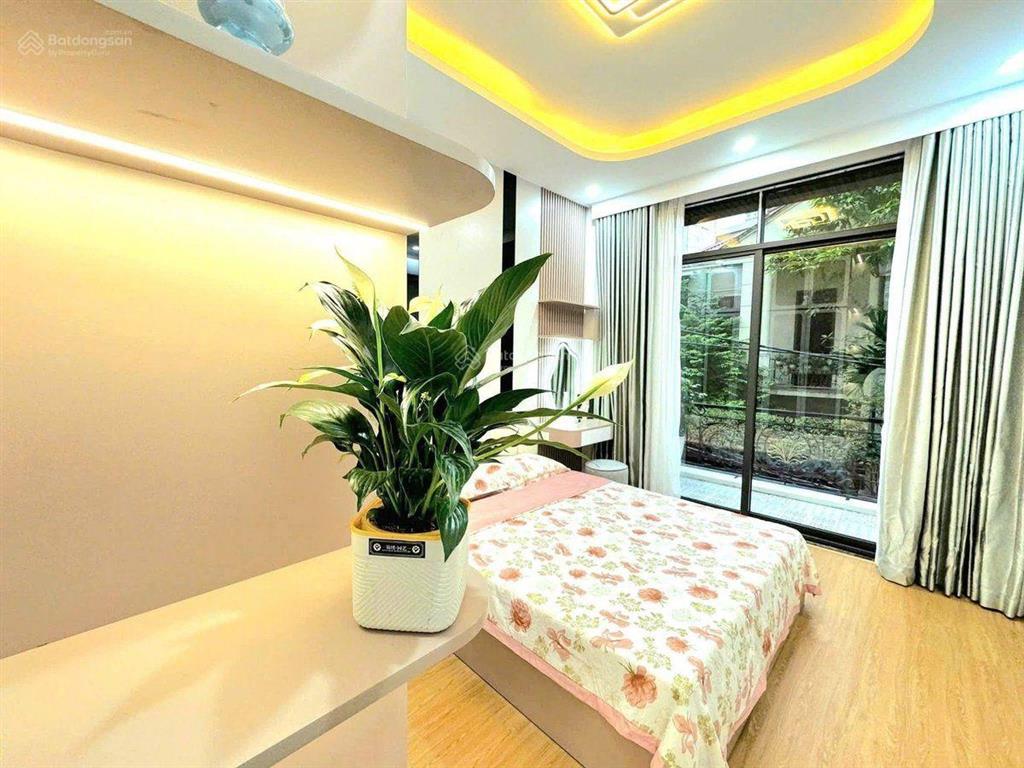 Bán nhà phân lô vỉa hè ngô thì nhậm hà đông dt 50m2, 7 tầng thang máy, full nội thất, kinh doanh.