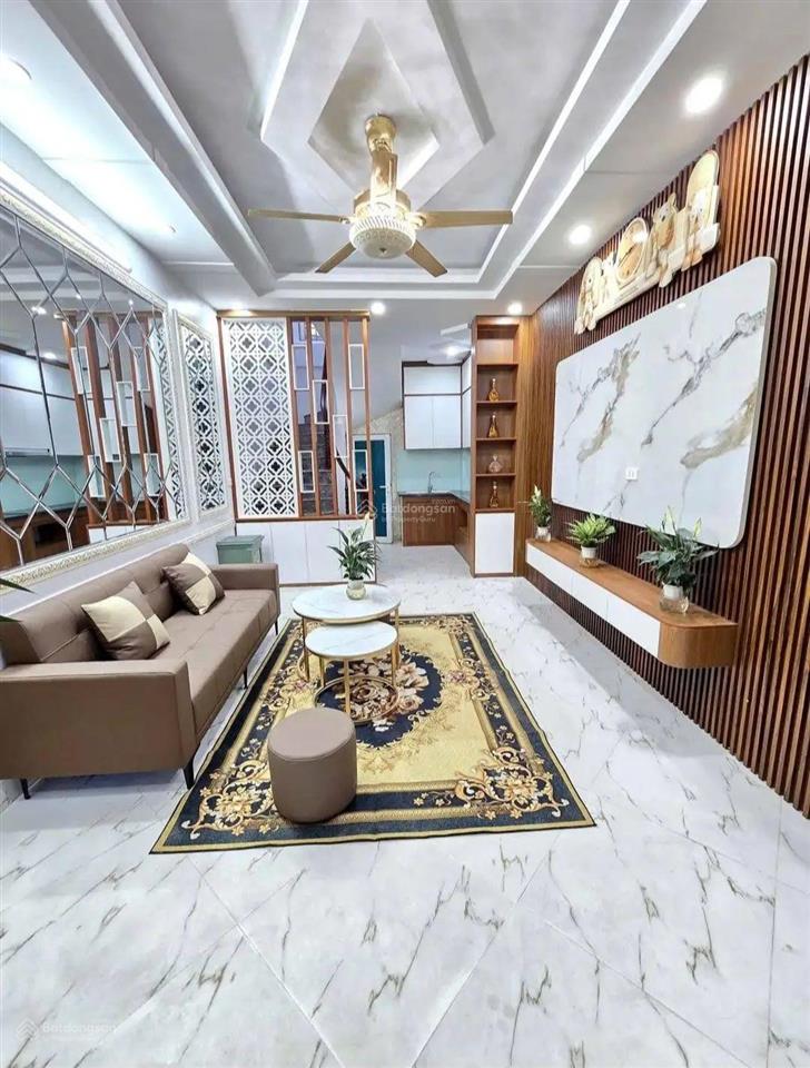 Bán nhà phố nguyễn khuyến hà đông dt 60m2,4 tầng, lô góc,ô tô vào nhà,kinh doanh tấp nập, giá 13.5