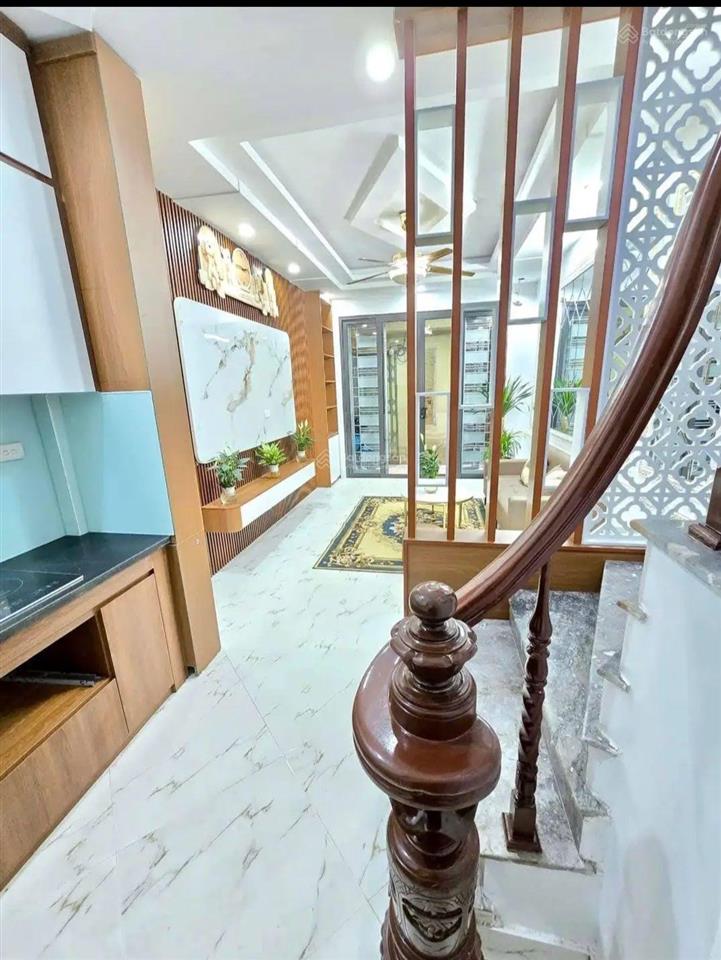 Bán nhà phố nguyễn khuyến hà đông dt 60m2,4 tầng, lô góc,ô tô vào nhà,kinh doanh tấp nập, giá 13.5