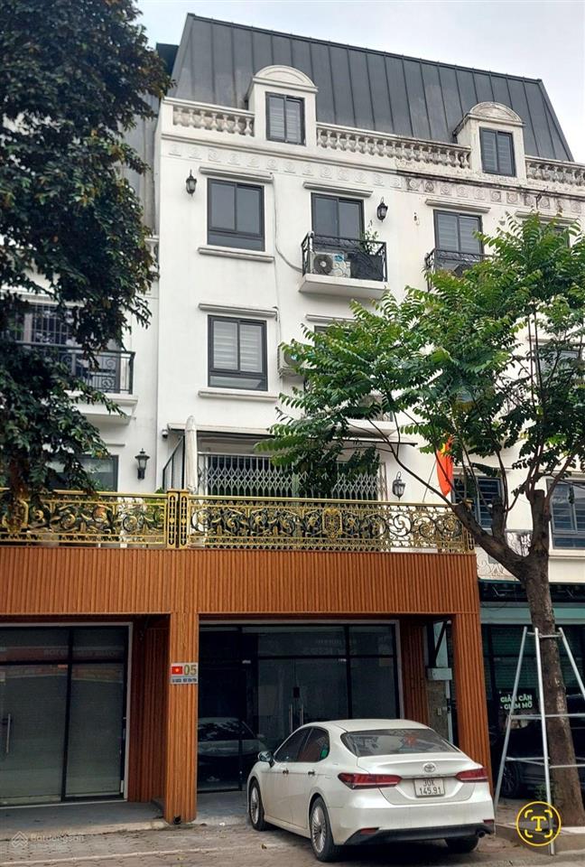 Bán nhà liền kề vỉa hè đá bóng tại đường nguyễn văn lộc hà đông dt 73m2,5 tầng, thang máy giá20 tỷ