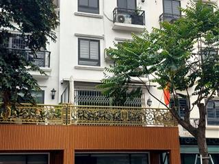 Bán nhà liền kề vỉa hè đá bóng tại đường nguyễn văn lộc hà đông dt 73m2,5 tầng, thang máy giá20 tỷ