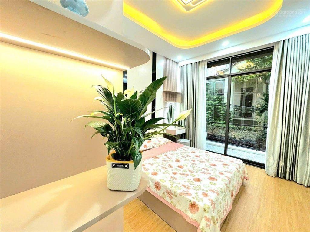 Hoa hậu nhà la khê hà đông, dt 41m2 x 5 tầng, ô tô đỗ cửa, kinh doanh để ở đều tốt, giá trên 8 tỷ
