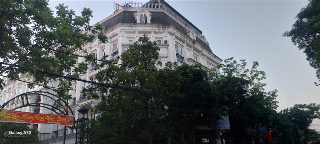 Cần gấp bán lô đất tại vạn phúc hà đôngdt 38 m2, mặt tiền 12m,lô góc, ô tô vào đất, giá 9.5 tỷ