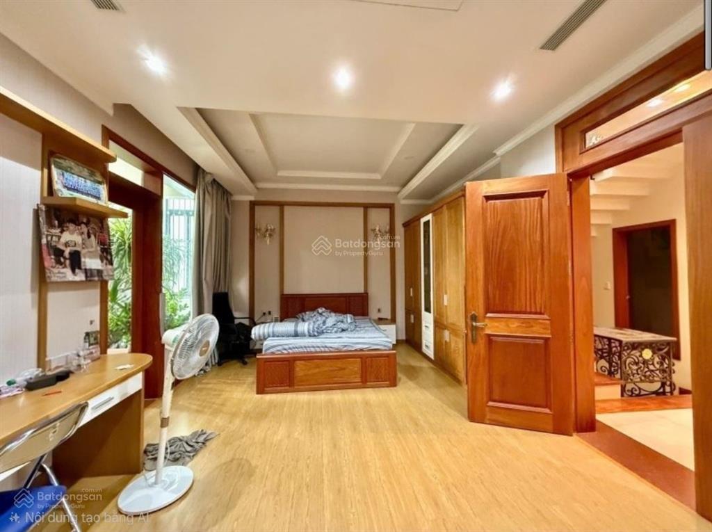 Mặt tiền đường c12 tân bình, cực hiếm, 150m2, 4 tầng hầm thang máy, nội thất cao cấp, giảm còn 55ty