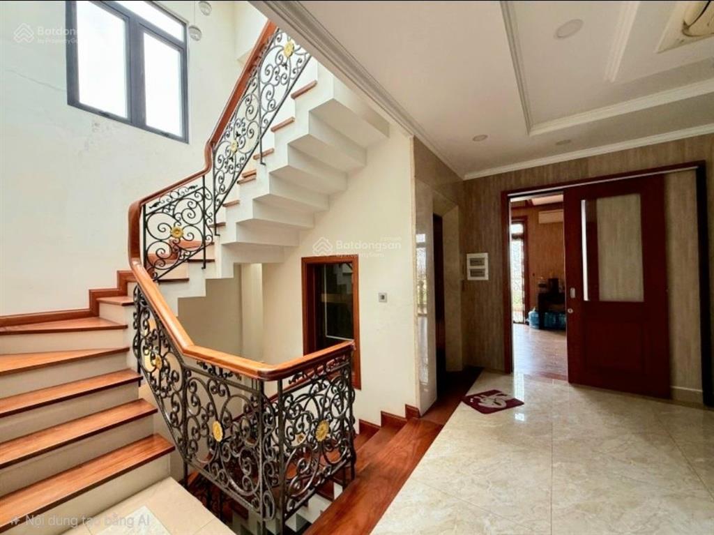 Mặt tiền đường c12 tân bình, cực hiếm, 150m2, 4 tầng hầm thang máy, nội thất cao cấp, giảm còn 55ty