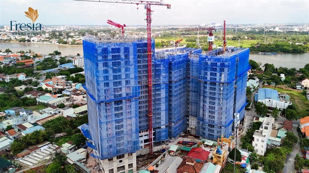 Bán căn 2pn view công viên tầng cao  giá 1,946 tỷ  tt 20% kí hđmb  thanh toán ~ 10 tr/ tháng