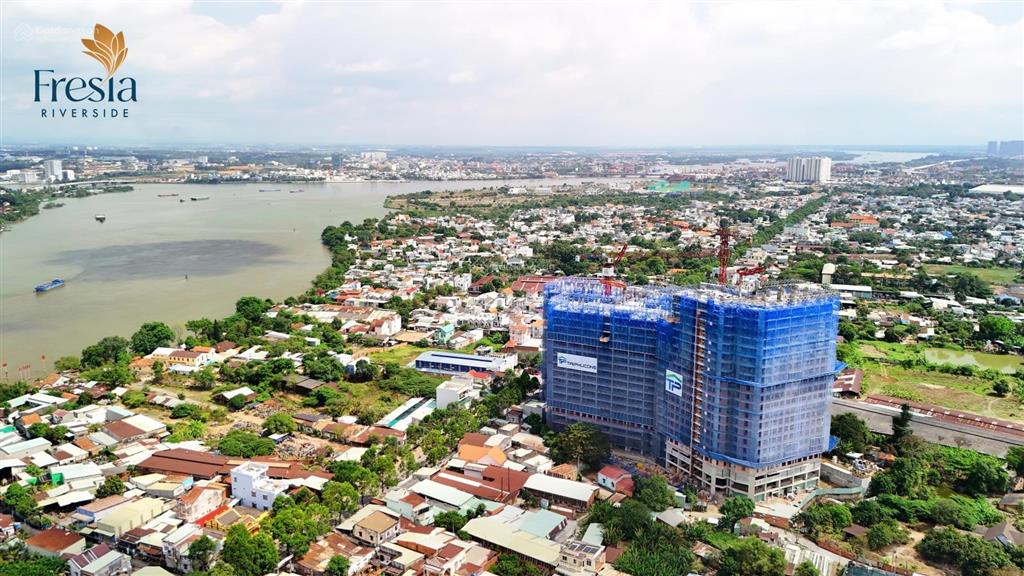 Bán căn 2pn view công viên tầng cao  giá 1,946 tỷ  tt 20% kí hđmb  thanh toán ~ 10 tr/ tháng