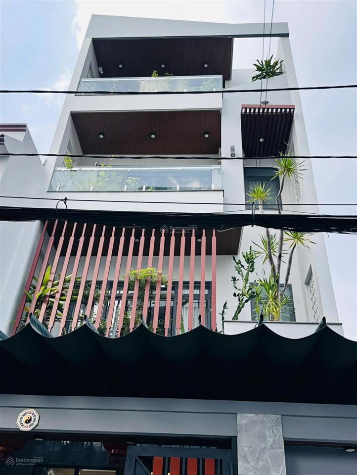 Bán nhà 4 tầng  107m²  ngang 5m  tặng nội thất 120tr  bgt  giá 6,79 tỷ