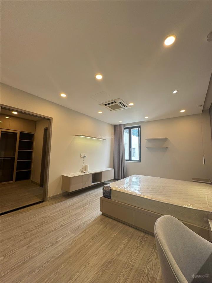 Cho thuê villa đảo kim cương dt 11x20m, hầm trệt 3lầu 6pn, full nt cao cấp, có thang máy. giá 90tr