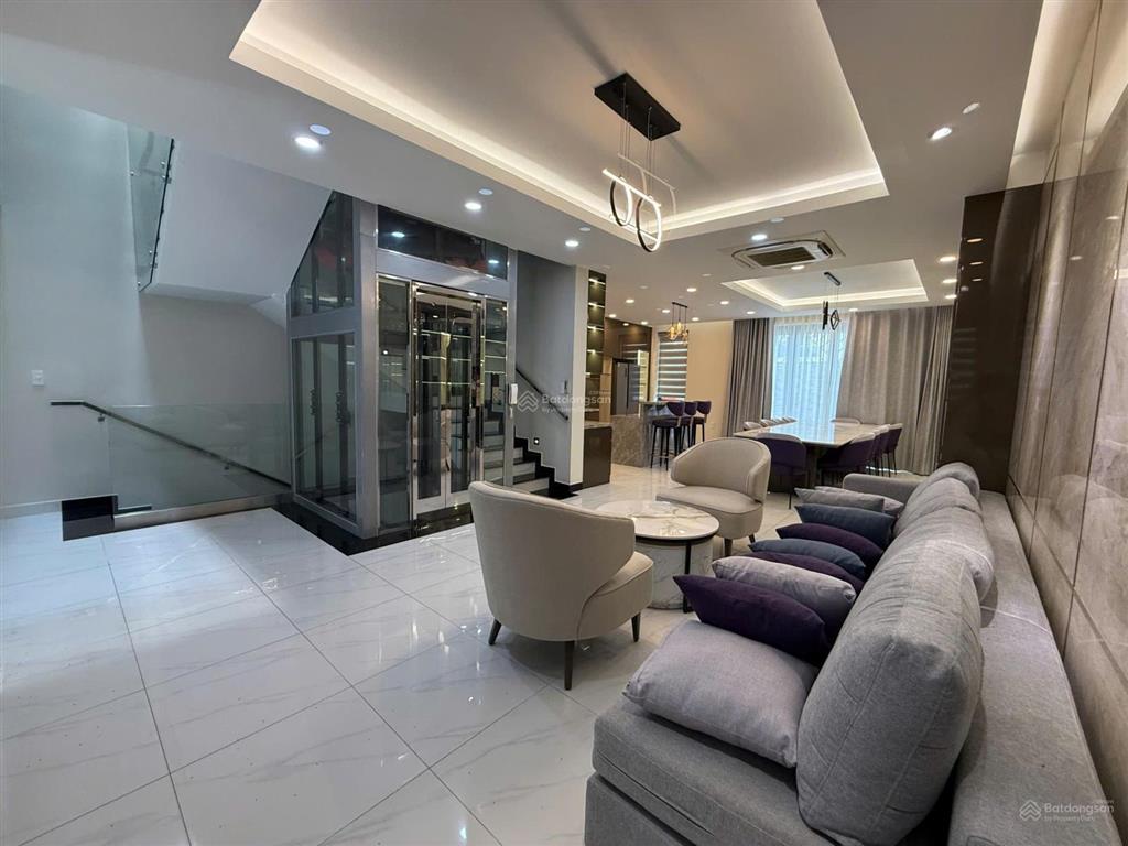 Cho thuê villa đảo kim cương dt 11x20m, hầm trệt 3lầu 6pn, full nt cao cấp, có thang máy. giá 90tr