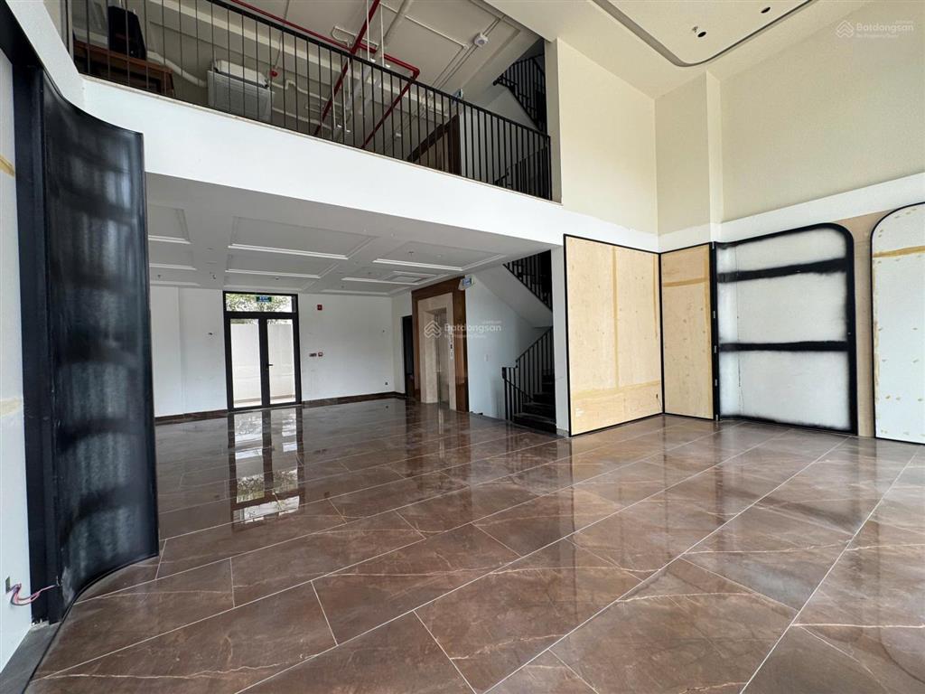 Cho thuê văn phòng dtsd 100m2 mặt tiền đường bát nàn 20m khu đảo kim cương q2 35tr/th