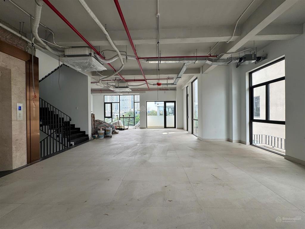 Cho thuê văn phòng dtsd 100m2 mặt tiền đường bát nàn 20m khu đảo kim cương q2 35tr/th