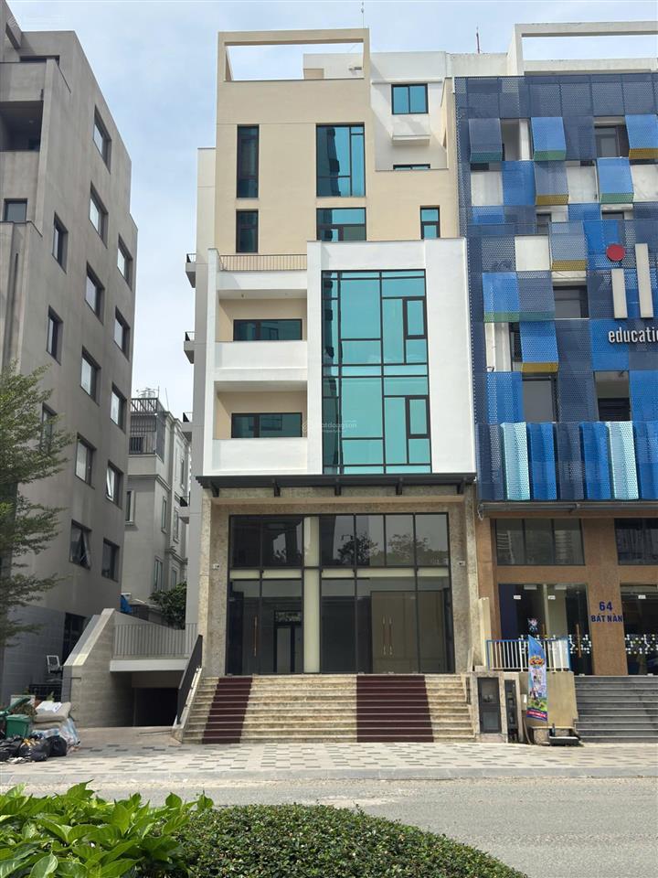 Cho thuê văn phòng dtsd 100m2 mặt tiền đường bát nàn 20m khu đảo kim cương q2 35tr/th