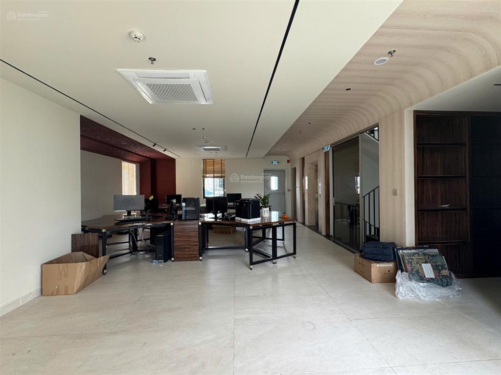Cho thuê văn phòng dtsd 100m2 mặt tiền đường bát nàn 20m khu đảo kim cương q2 35tr/th