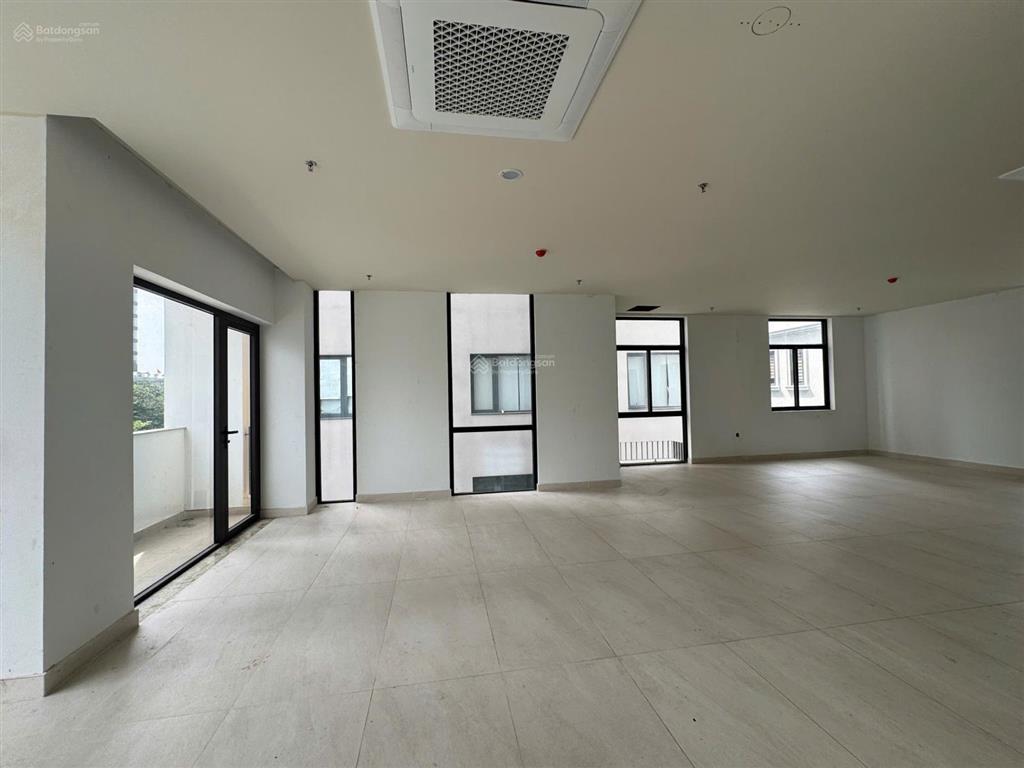 Cho thuê văn phòng dtsd 100m2 mặt tiền đường bát nàn 20m khu đảo kim cương q2 35tr/th