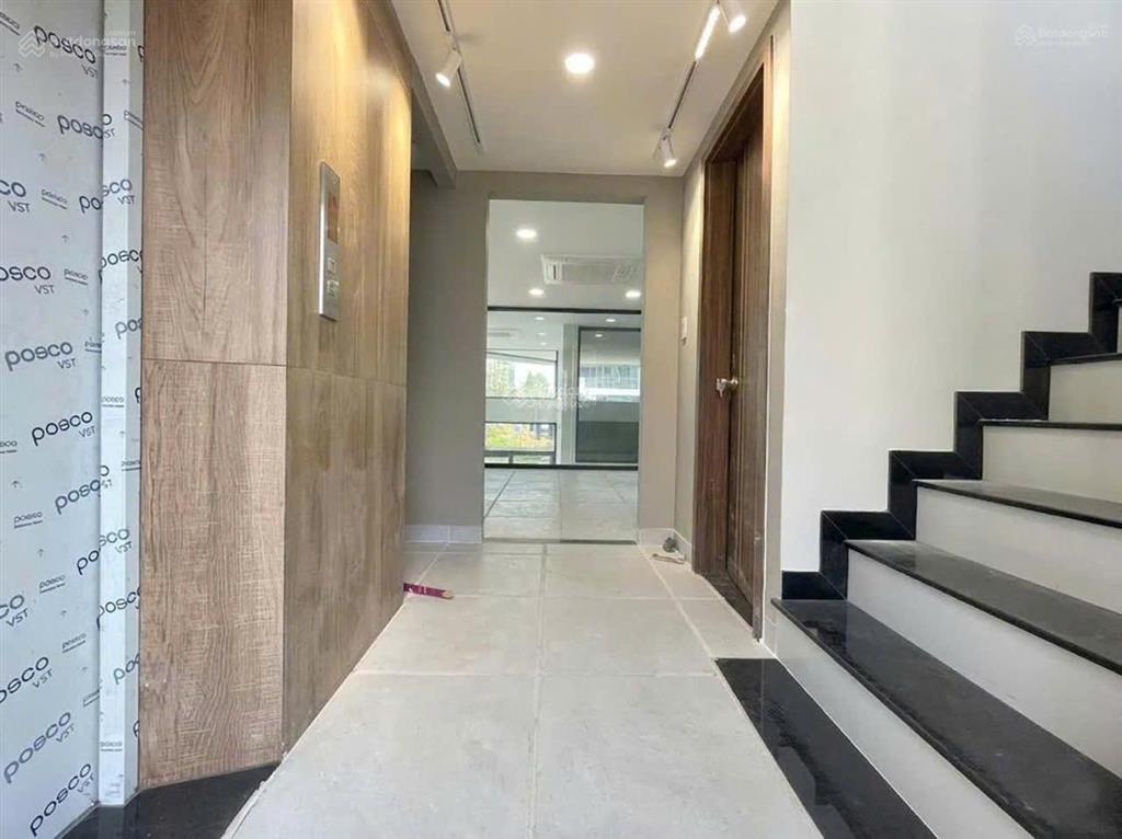 Căn góc 2 mặt tiền đảo kim cương quận 2. dt8x20m, hầm 6 tầng, thang máy, máy lạnh, pccc. giá 145tr