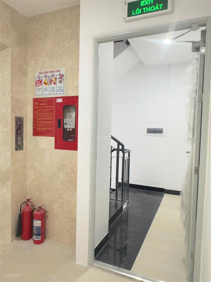 Toà nhà cho thuê khu đảo kim cương q2. dt 8x20m, hầm 6 tầng, thang máy, máy lạnh, pccc. giá 145tr