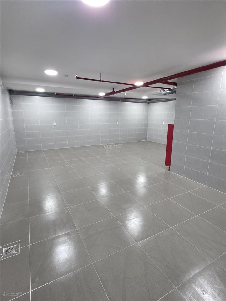 Tòa nhà cho thuê khu đảo kim cương q2, dt 8x20m, hầm 7 tầng, thang máy, máy lạnh, pccc, giá 150tr
