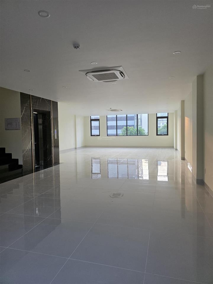 Tòa nhà cho thuê khu đảo kim cương q2, dt 8x20m, hầm 7 tầng, thang máy, máy lạnh, pccc, giá 150tr