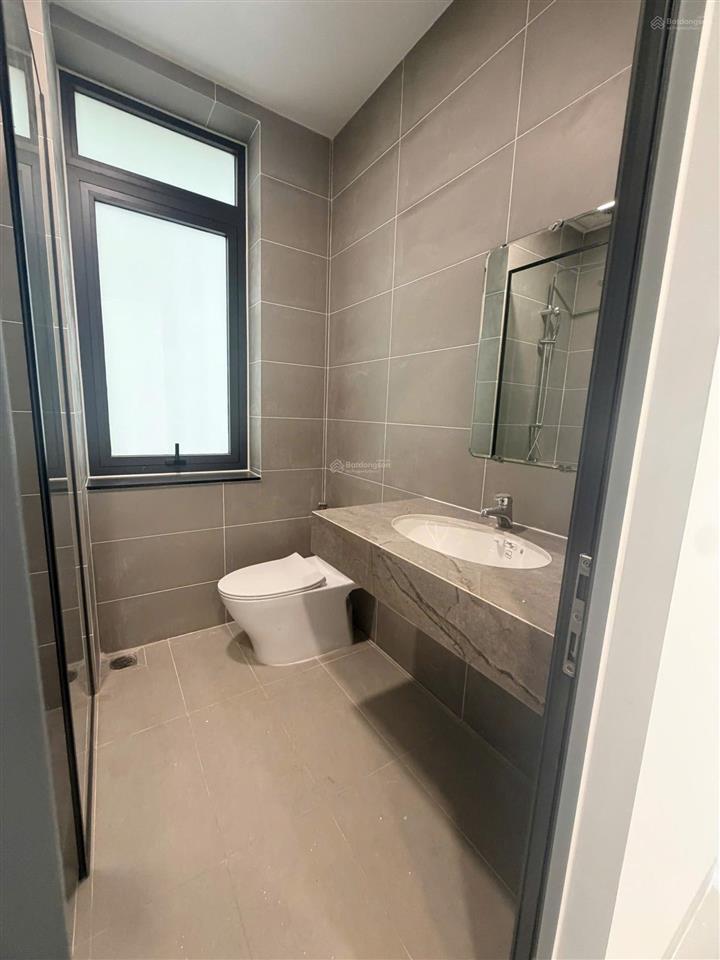Cho thuê nhà phố trương văn bang, khu đảo kim cương quận 2 dt 8x20m, hầm 4 tầng nt cơ bản giá 60tr