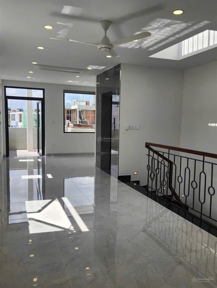 Nhà cho thuê khu đảo kim cương quận 2. dt 7x20m, hầm 4 tầng, 4pn. có thang máy, máy lạnh. giá 55tr