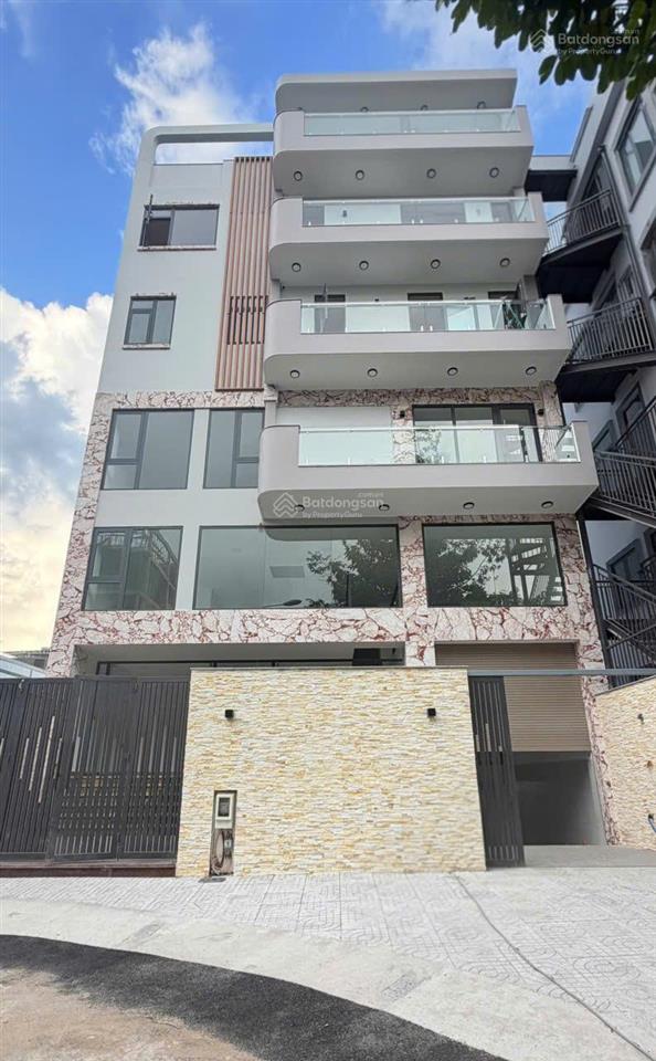Cho thuê văn phòng khu đảo kim cương quận 2. dt 11x20m, hầm 3 tầng, thang máy, máy lạnh. giá 60tr