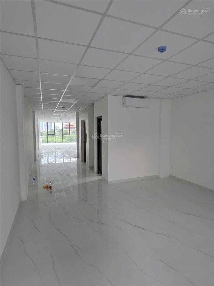 Cho thuê nhà 5x27m, hầm 4 tầng trống, ngay đường lương định của thang máy máy lạnh, pccc giá 90tr