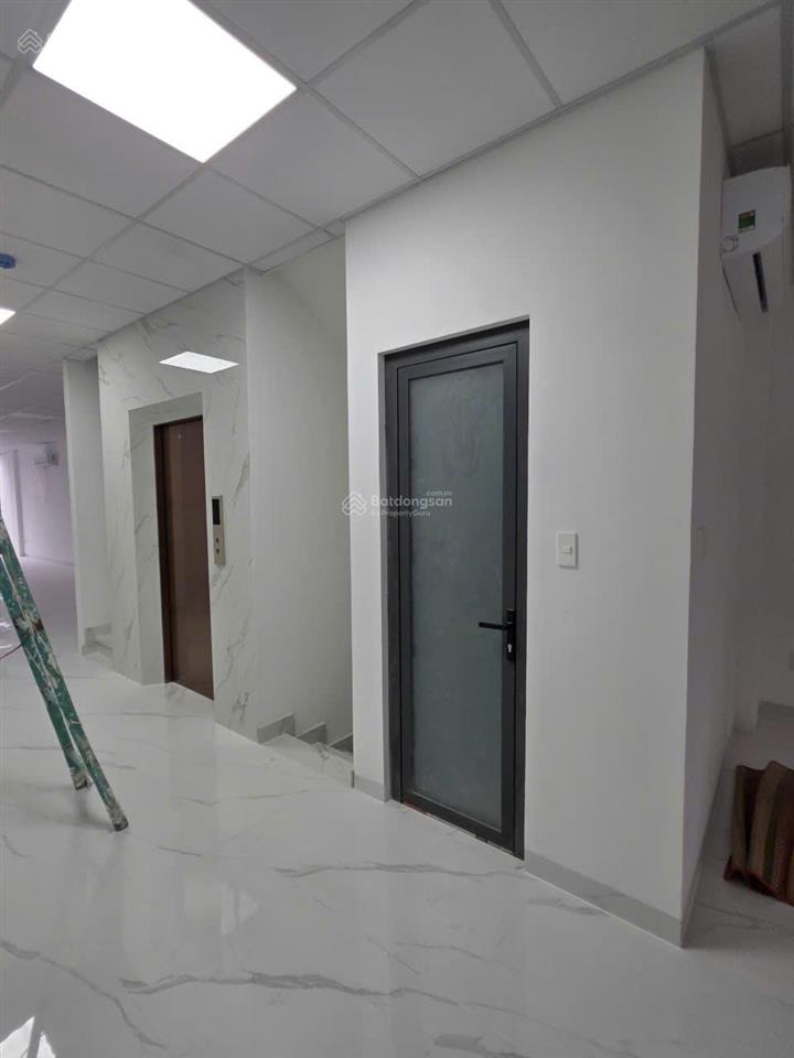 Cho thuê nhà 5x27m, hầm 4 tầng trống, ngay đường lương định của thang máy máy lạnh, pccc giá 90tr