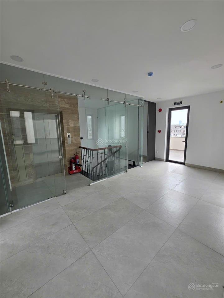 Tòa nhà văn phòng dt 9x21m, hầm 7 tầng cho thuê đường bát nàn, khu đảo kim cương quận 2. giá 150tr