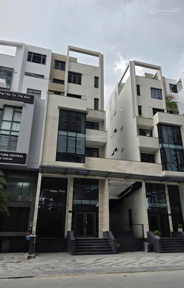 Tòa nhà văn phòng dt 9x21m, hầm 7 tầng cho thuê đường bát nàn, khu đảo kim cương quận 2. giá 150tr