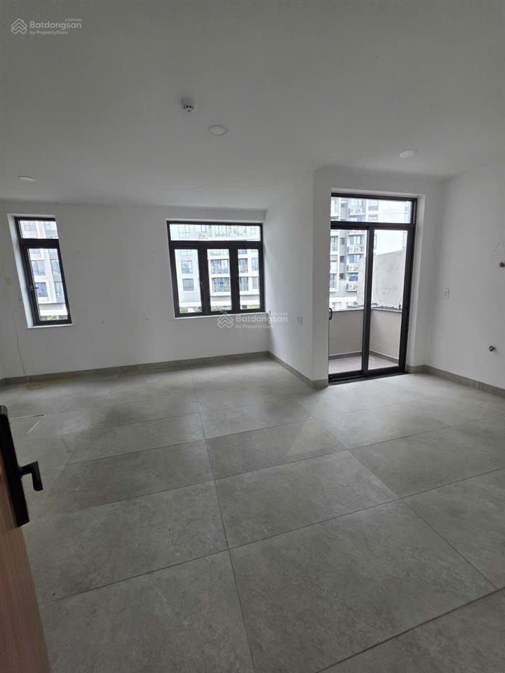 Tòa nhà văn phòng dt 9x21m, hầm 7 tầng cho thuê đường bát nàn, khu đảo kim cương quận 2. giá 150tr