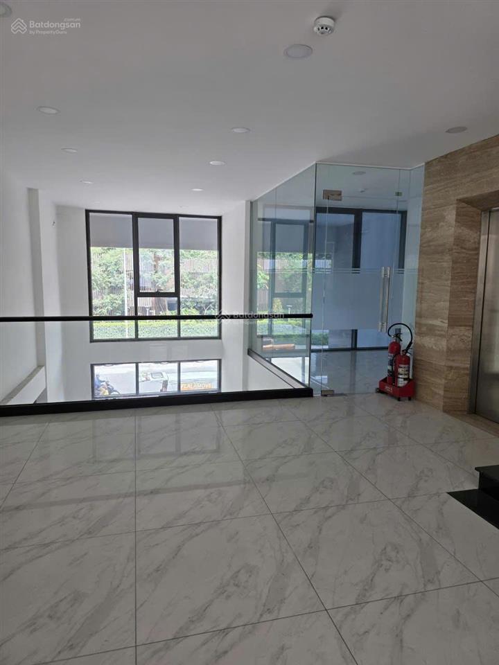 Tòa nhà văn phòng dt 9x21m, hầm 7 tầng cho thuê đường bát nàn, khu đảo kim cương quận 2. giá 150tr