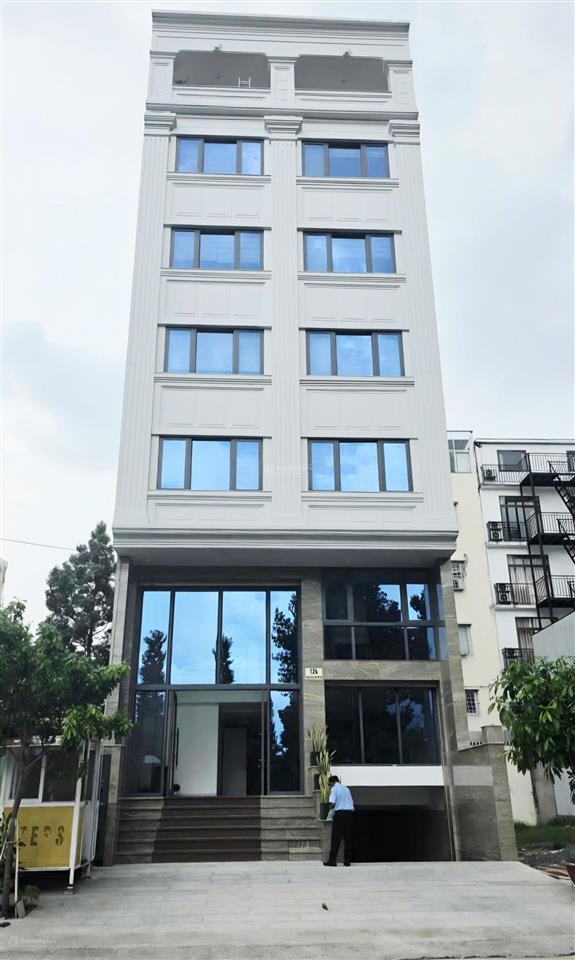 Tòa nhà dt 8x20m, hầm 7 tầng khu đảo kim cương q2 cho thuê. thang máy, máy lạnh, pccc. giá 145tr