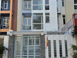 Cho thuê nhà phố dt8x20m, hầm 4 tầng trương văn bang, khu đảo kim cương quận 2.nt cơ bản giá 70tr
