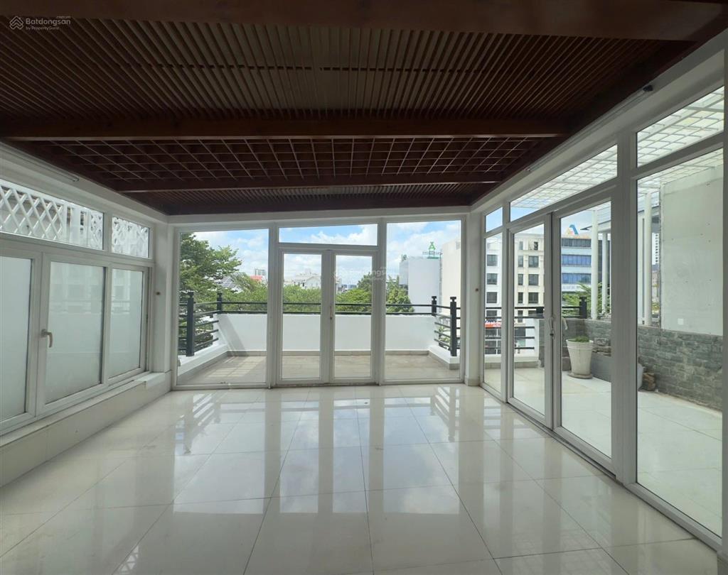 Cho thuê nhà phố dt8x20m, hầm 4 tầng trương văn bang, khu đảo kim cương quận 2.nt cơ bản giá 70tr