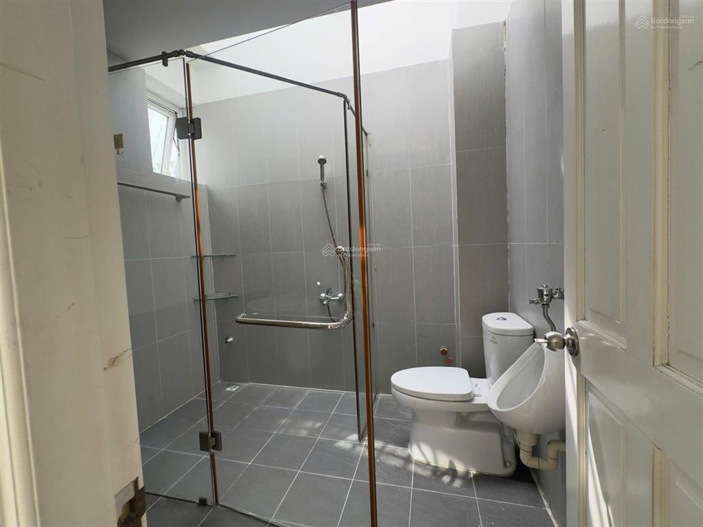 Cho thuê nhà phố dt8x20m, hầm 4 tầng trương văn bang, khu đảo kim cương quận 2.nt cơ bản giá 70tr