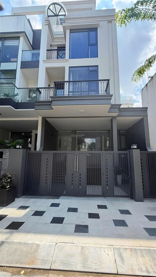Nhà cho thuê khu đảo kim cương quận 2. dt 7.5x20m, hầm 4 tầng, 2p. có thang máy, máy lạnh. giá 60t