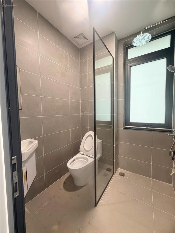 Nhà cho thuê khu đảo kim cương quận 2. dt 7.5x20m, hầm 4 tầng, 2p. có thang máy, máy lạnh. giá 60t