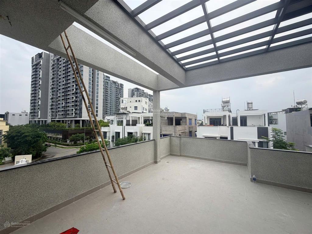 Nhà cho thuê khu đảo kim cương quận 2. dt 7.5x20m, hầm 4 tầng, 2p. có thang máy, máy lạnh. giá 60t