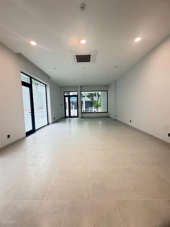 Nhà cho thuê khu đảo kim cương quận 2. dt 7.5x20m, hầm 4 tầng, 2p. có thang máy, máy lạnh. giá 60t
