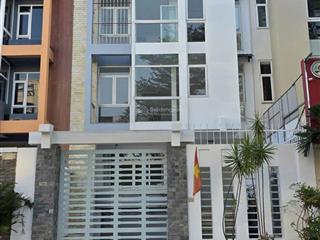 Nhà cho thuê khu đảo kim cương quận 2. dt 8x20m, hầm 4 tầng, 3 phòng cn. có máy lạnh. giá 70 triệu