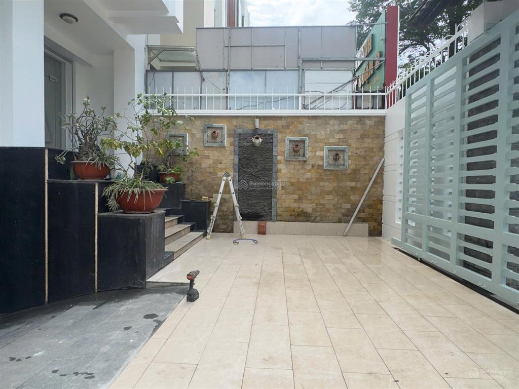 Nhà cho thuê khu đảo kim cương quận 2. dt 8x20m, hầm 4 tầng, 3 phòng cn. có máy lạnh. giá 70 triệu