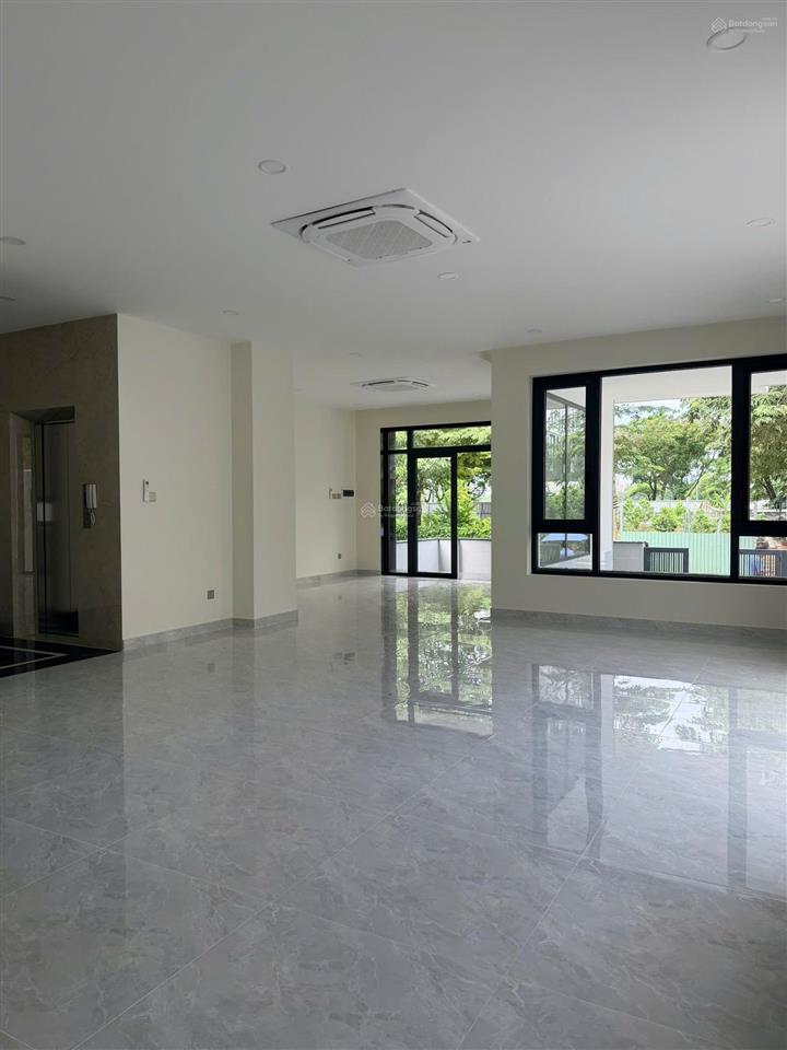 Nhà cho thuê dt 10x18m, hầm 4 tầng khu thạnh mỹ lợi, quận 2. thang máy, máy lạnh, pccc. giá 90tr/th