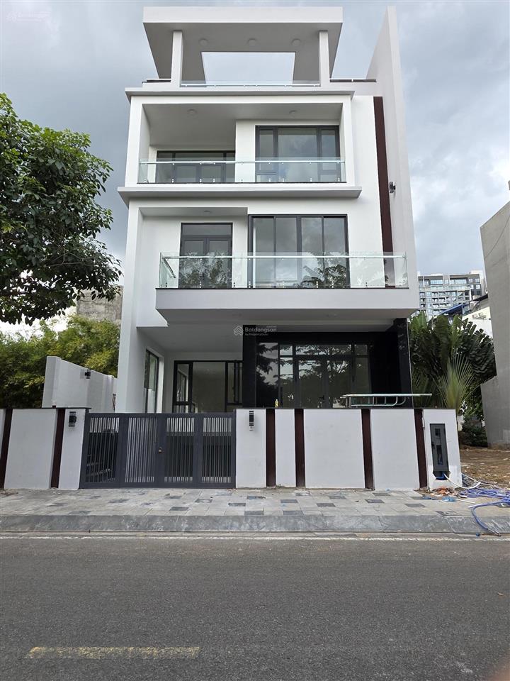 Nhà cho thuê dt 10x18m, hầm 4 tầng khu thạnh mỹ lợi, quận 2. thang máy, máy lạnh, pccc. giá 90tr/th