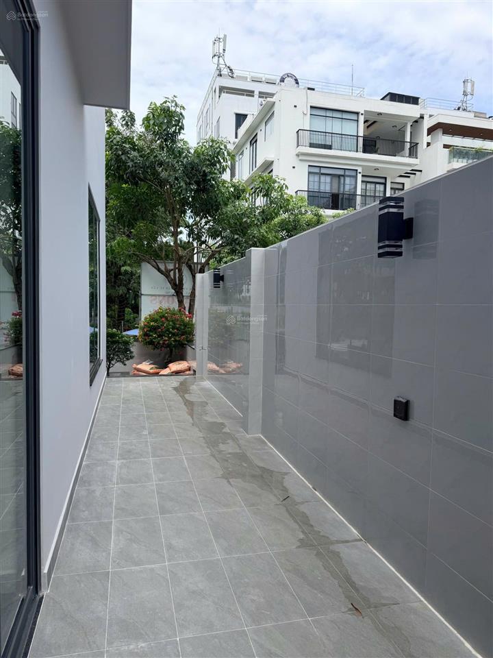 Nhà cho thuê dt 10x18m, hầm 4 tầng khu thạnh mỹ lợi, quận 2. thang máy, máy lạnh, pccc. giá 90tr/th