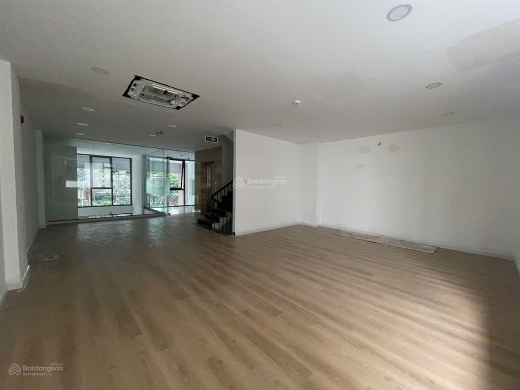 Tòa nhà dt 9x21m, hầm 7 tầng mặt tiền bát nàn khu đảo kim cương q2. thang máy, pccc. giá 117 triệu